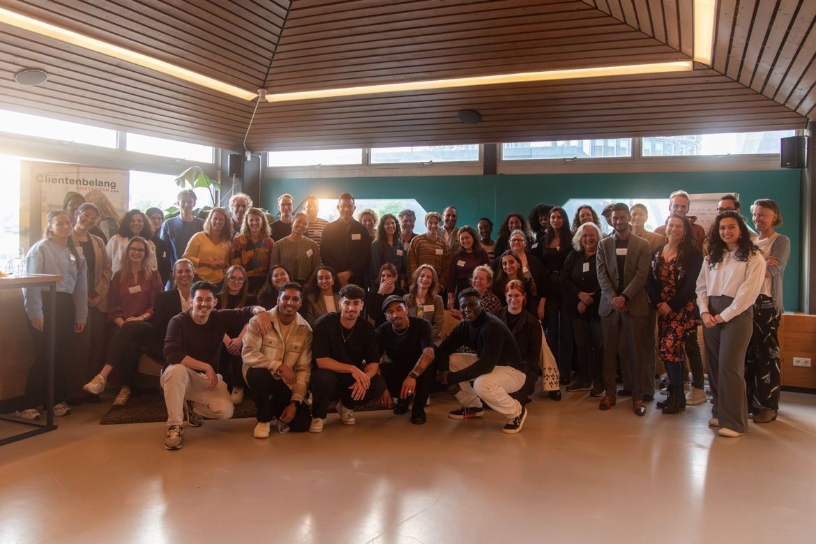 Dialoogdiner AV&G 8 mei 2024 groepsfoto Mex Meyes.jpg