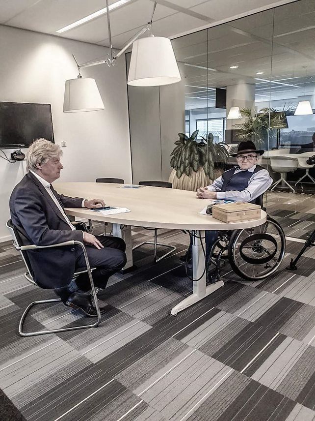 Jan Troost op bezoek bij Martin van Rijn mei 2021.jpg