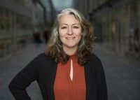 DessiLividikou_2web 200 bij 134 pixels.jpg