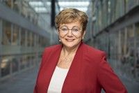 CaroliendeRoode_3 200 bij 134 pixels.jpg